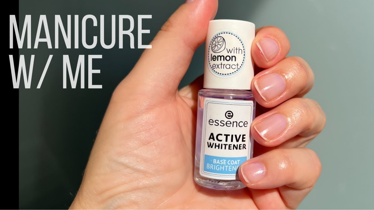 Nail tech doing her own DIY mani (short natural nails)