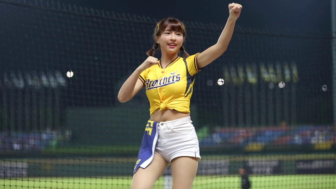 2019/10/16 Passion Sisters 峮峮-中職30年台灣大賽G4 黃衫力量