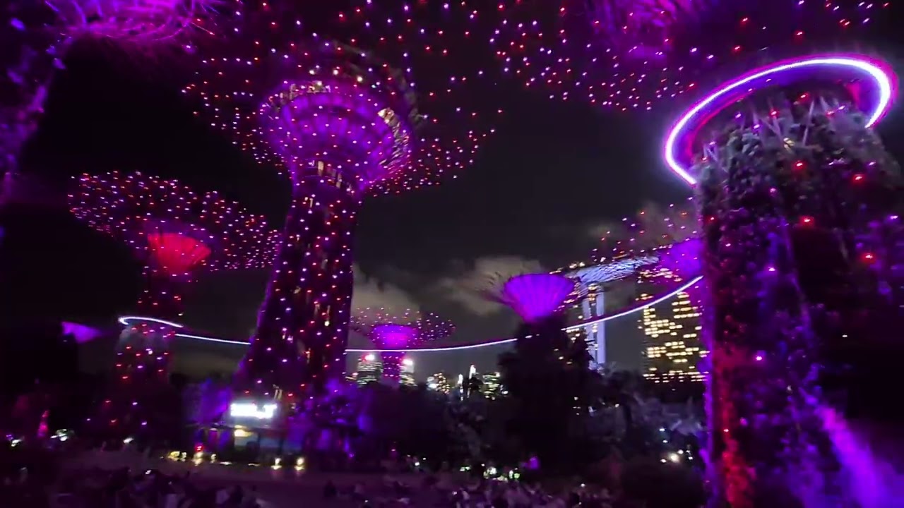 Super Tree Grove Light Show to Opera Music Part 1 Singapore