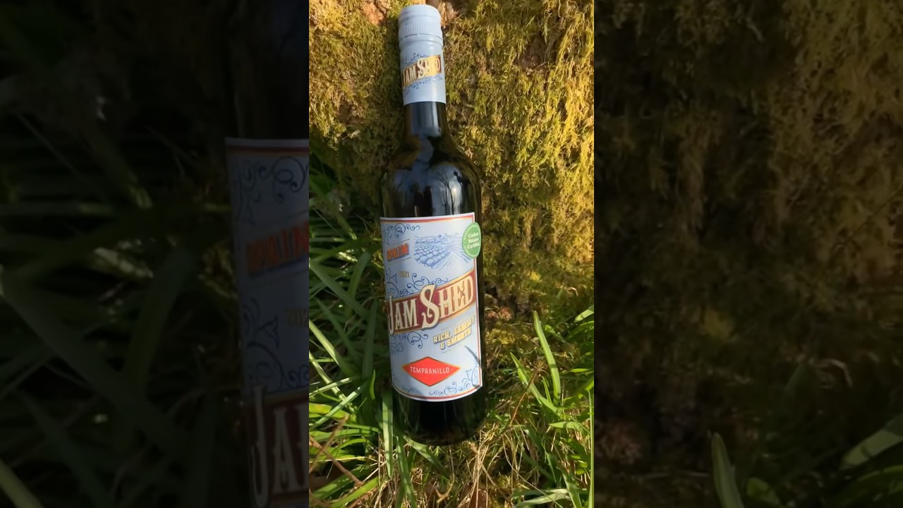 Unboxing & Reviewing Jam Shed Tempranillo Red Wine  #shorts