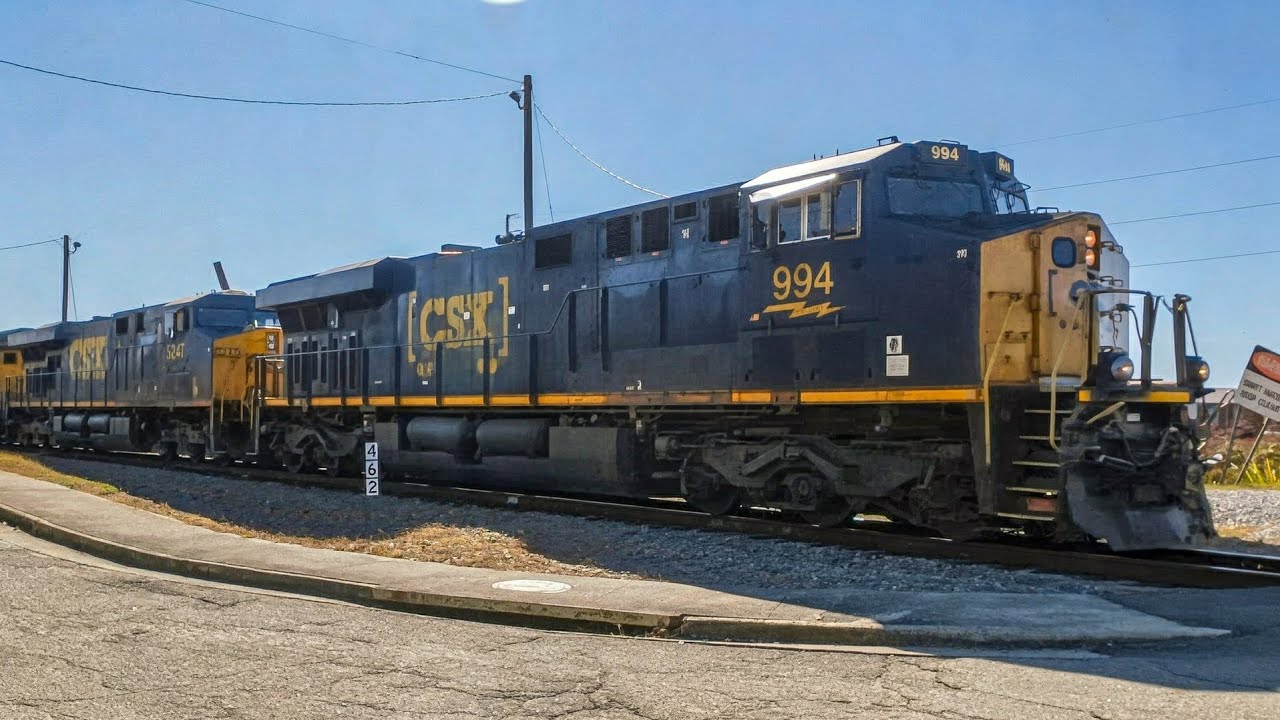 CSX M692 Manifest W/ MID DPU/CSX I196 Intermodals Augusta Ga