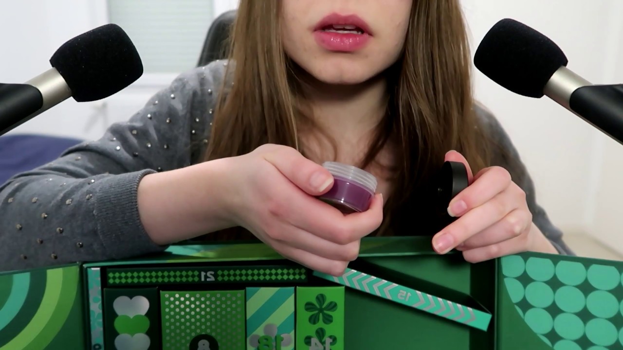 ASMR Unboxing Calendrier de l'Avent - Whisper - Tapping