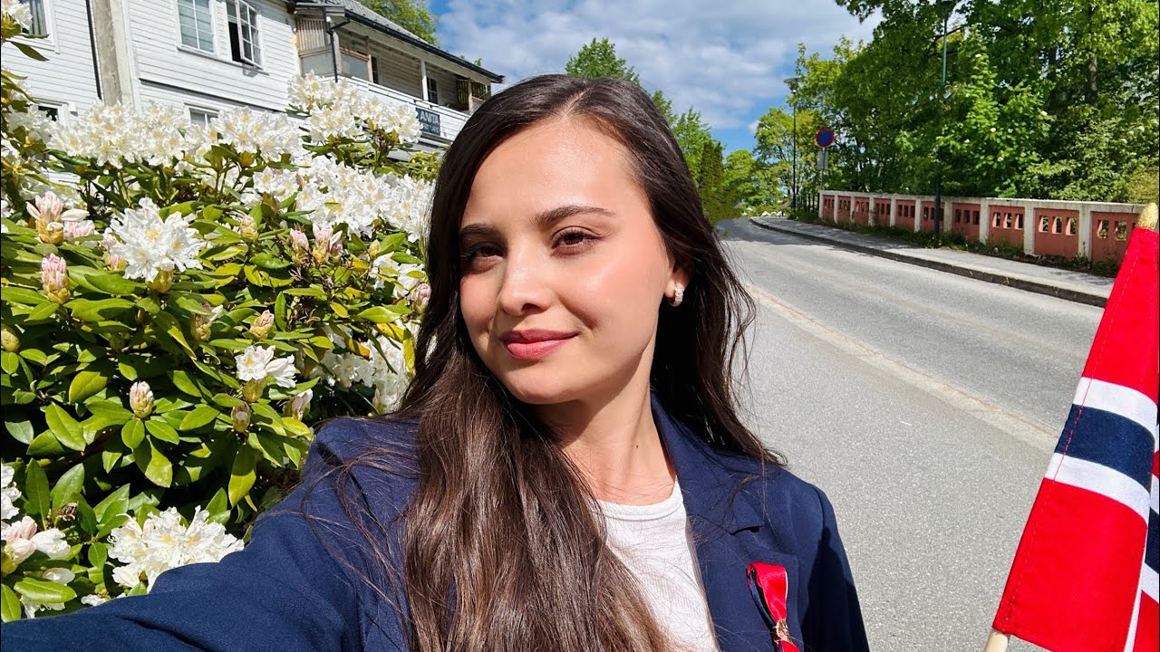 17.Mai 2024 Molde🎉🇳🇴تجلیل از روز ملی ناروی در شهر زیبای مولده