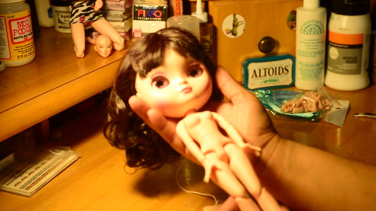 Unboxing my very first Blythe Doll clone, Icy Doll, for customization and experimentation.