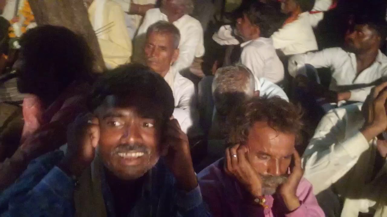Chatur Singh ki awaz karas Dev baba ki got jhansi