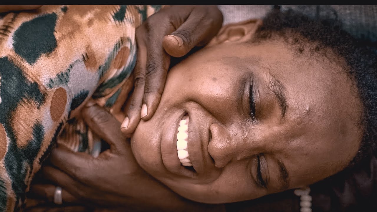 STRAIKER - M'BADJO ( CLIP OFFICIEL )