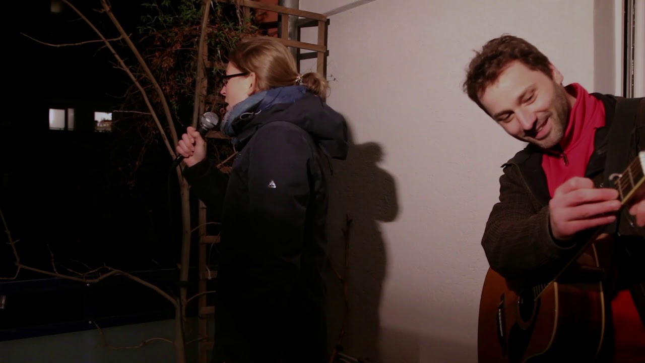 Bella Ciao & FC Hymne… Danke an alle Helfer Gehörwäsche Balkon Konzert Danke am 22.03.2020