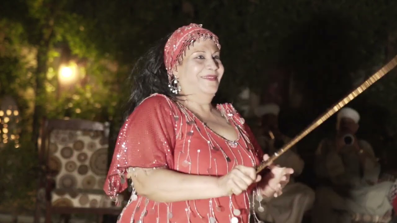Funoon Shaabeya / Khyria Mazin dancing with assaya in Luxor (Bonus video)