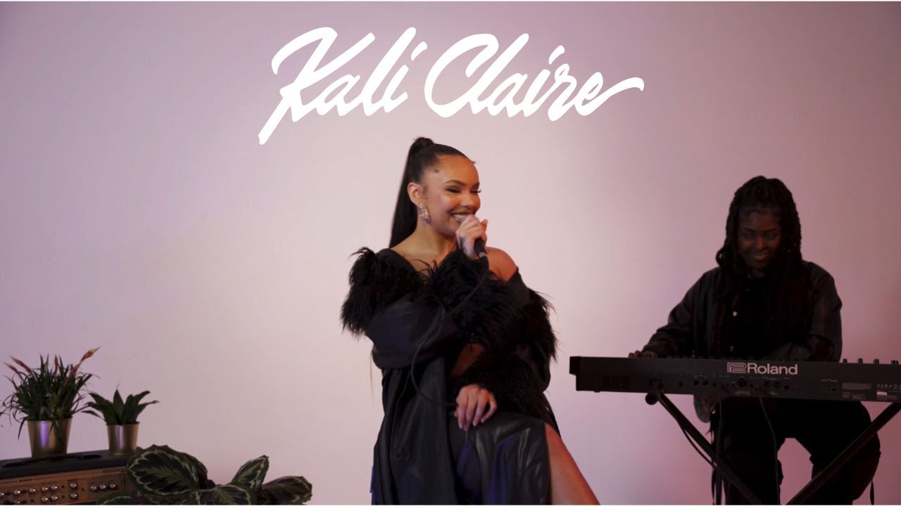 Kali Claire- Before the world ends LIVE VERSION