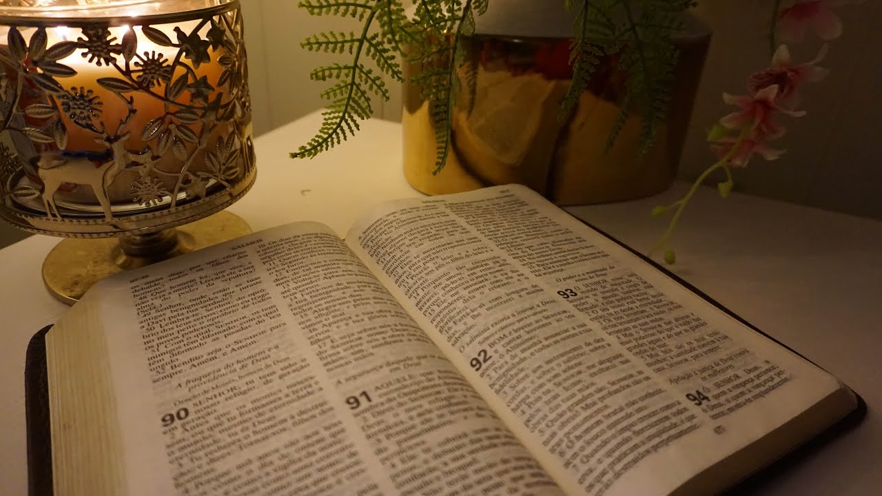 ASMR Lendo os Salmos Ao Sons de Chuva #VozSuave #ASMRdeJesus #SomdeChuva