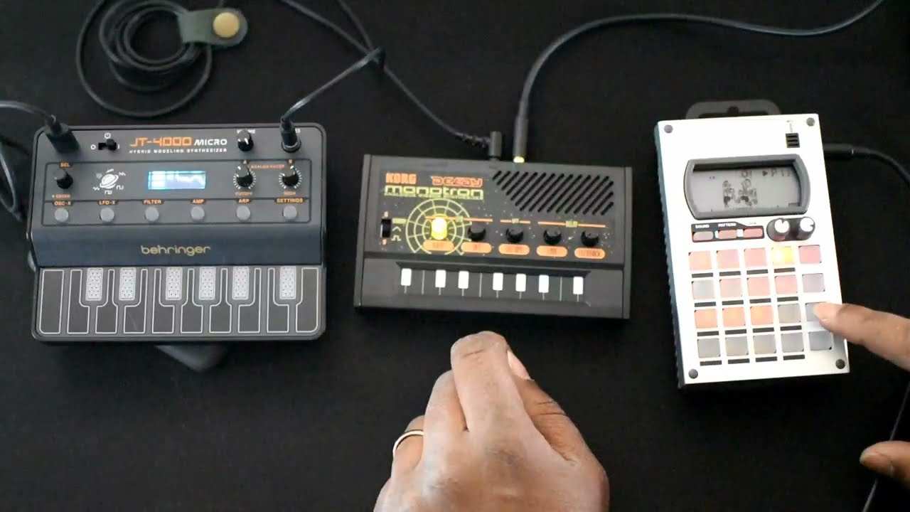 Pocket Operator PO-33 KO BEAT and BEHRINGER jt-4000 micro with Korg Monotron Delay.