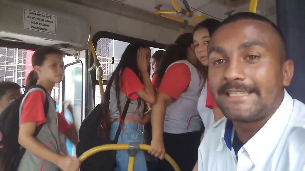 Zimazao botando pressão no busão 