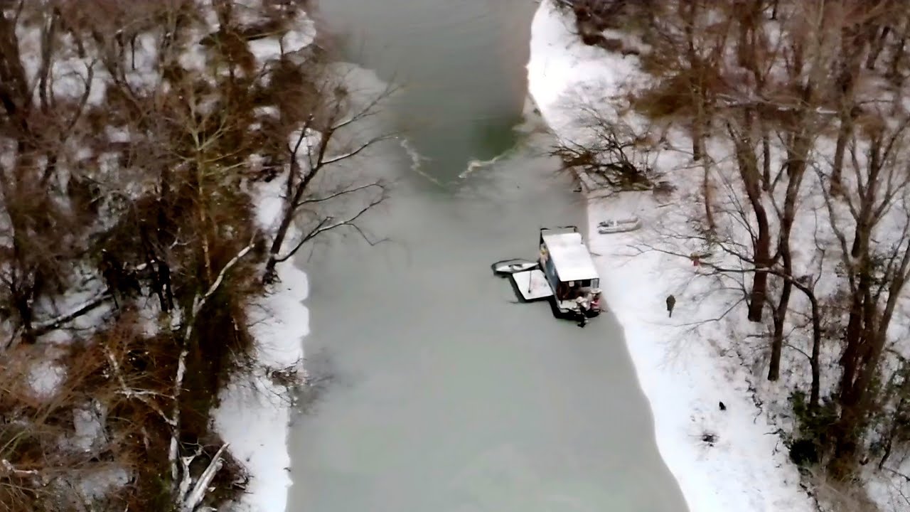 Winter #Houseboat Island Survival Part 1