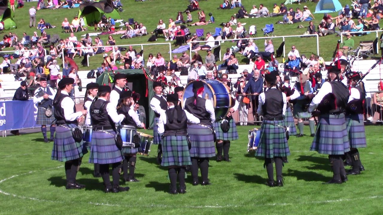 FRASERBURGH R B L PIPE BAND GRADE 4B AT COWAL HIGHLAND GATHERING 2022