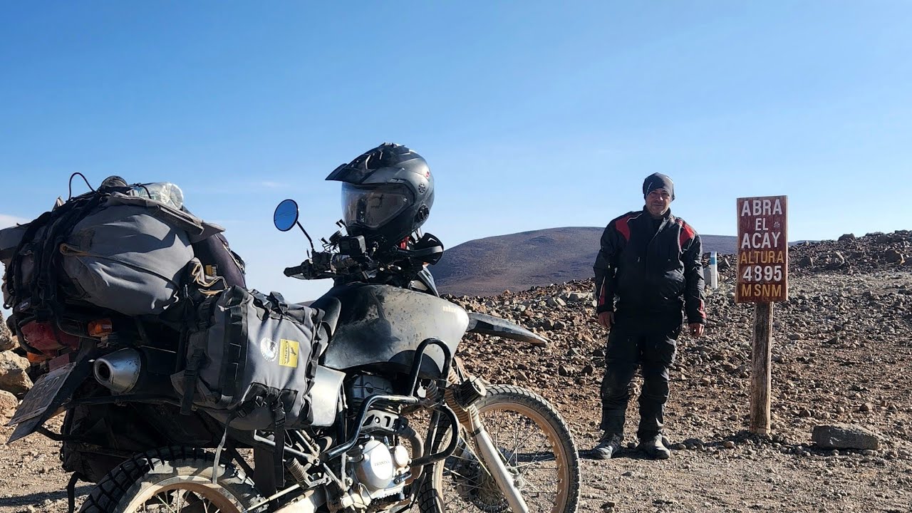 En moto desde San Antonio de los Cobres a cafayate por el abra del Acay