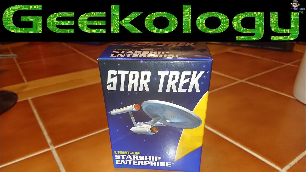 Running Press Star Trek Light Up Starship Enterprise - Geekology s7e15