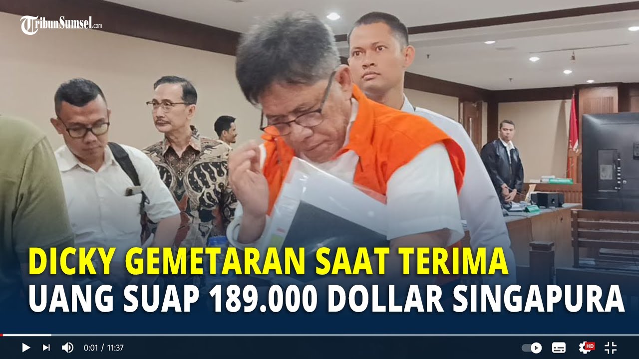 Dicky Gemetaran Saat Terima Uang Suap 189.000 Dollar Singapura