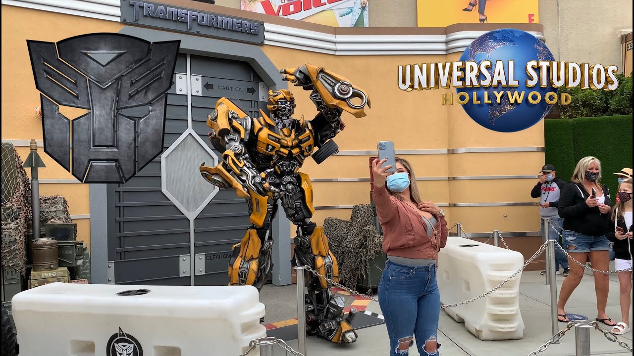 Bumblebee Strikes a Pose at Universal Studios Hollywood