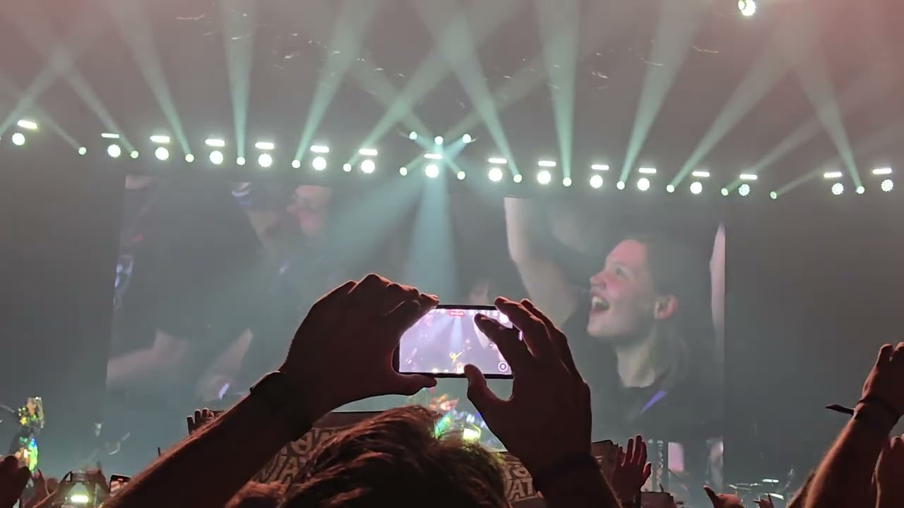 Babymetal - Road of Resistance at AFAS Live