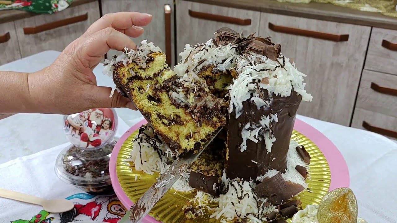 Panetone Prestígio com Recheio de Cocada