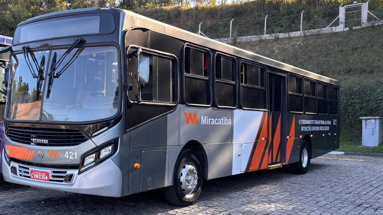 Mostrando o ônibus escola da viação Miracatiba