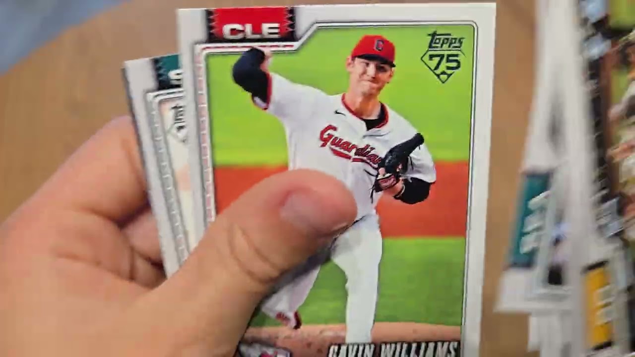 Opening Topps Series 1 - Looking for that Mickey Mantle! #topps #mickeymantle 
