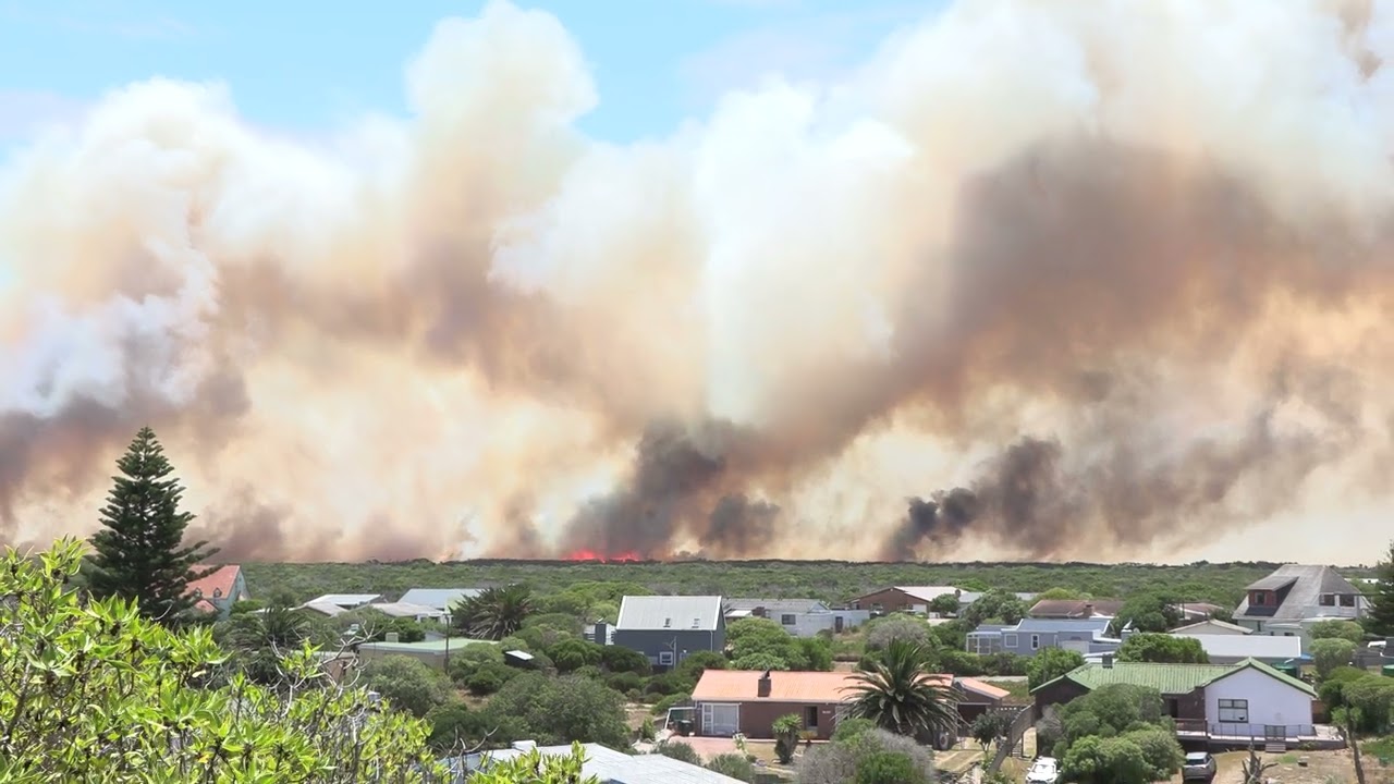 Pearly Beach Fire | Strong Winds Drive Flames as Aircraft and Ground Crews Hold the Line (6Jan 2026)