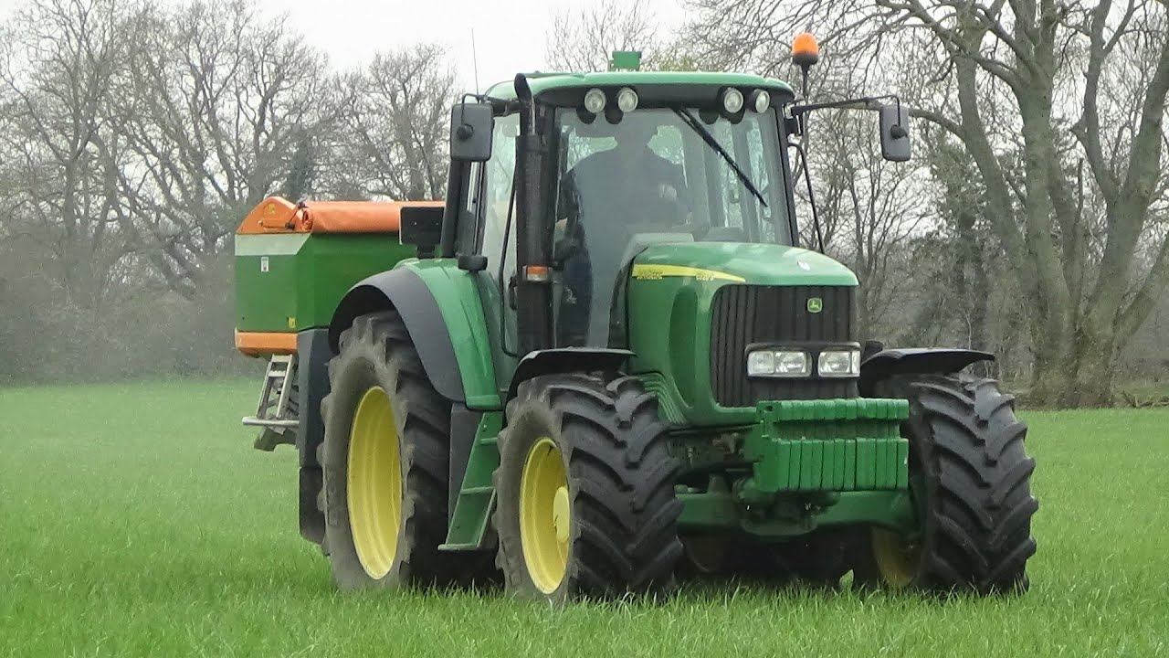 Fertiliser Spreading with John Deere 6920S & Amazone - Pure Sound!