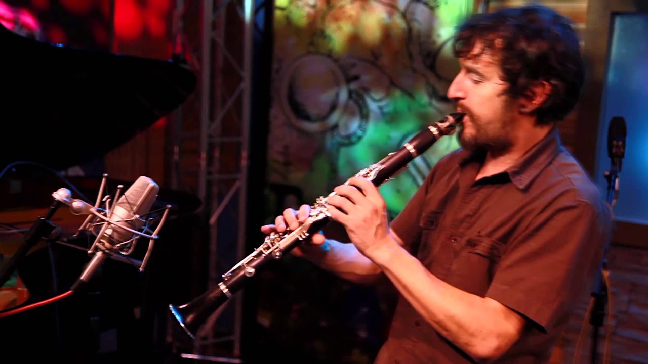 NACHO MASTRETTA - Rio de cisnes