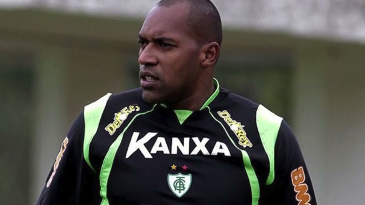 Neneca, ex-goleiro do Am&eacute;rica-MG, morre aos 45 anos