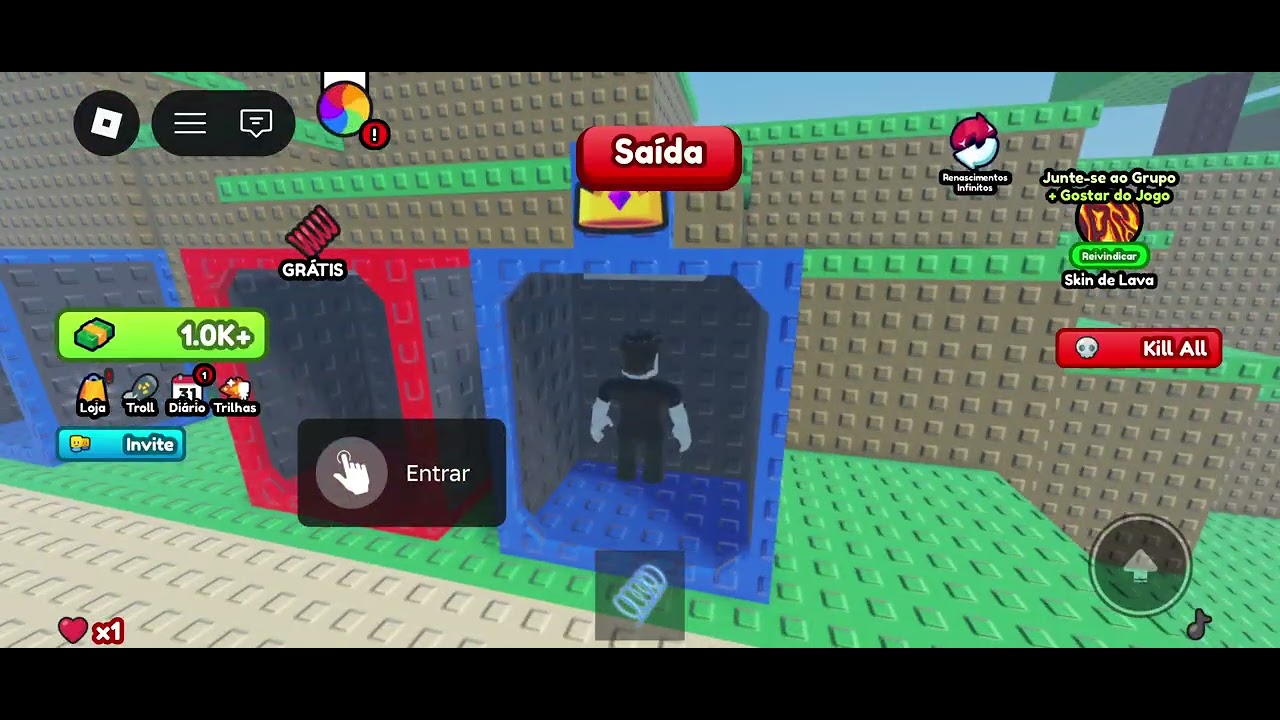 Jogando Roblox (ficar grande e pequeno)