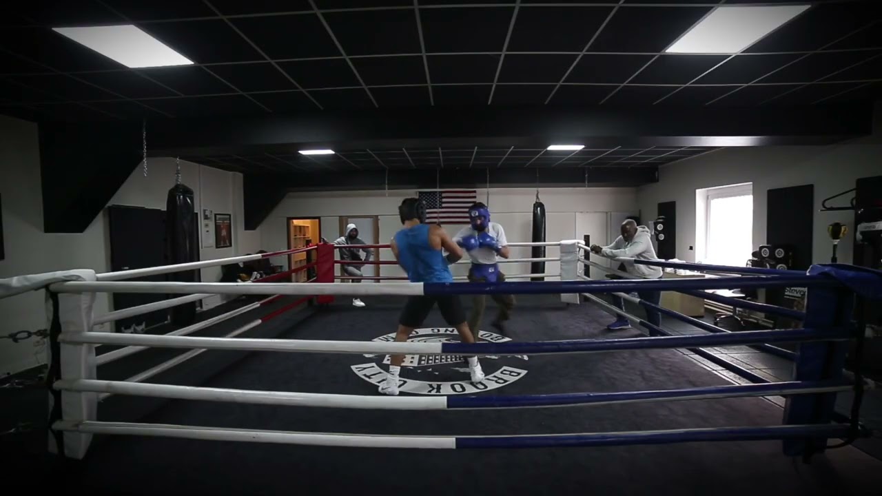 Simon Vollmer vs Jawid Mohebzada sparring Part 1