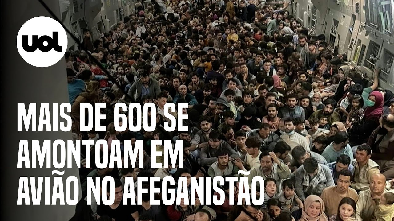Afeganistão: mais de 600 homens, mulheres e crianças se amontoam em avião