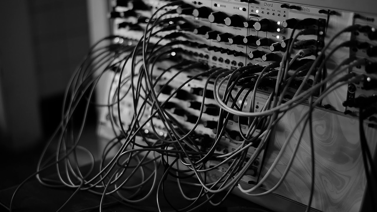 ambient modular improve withe Qu-bit Chord V2