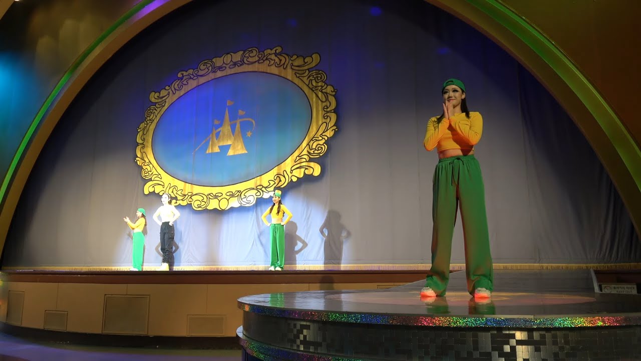 2025-08-13 18:30 롯데월드 '삼바 투게더' Lotte World 'Samba Together'