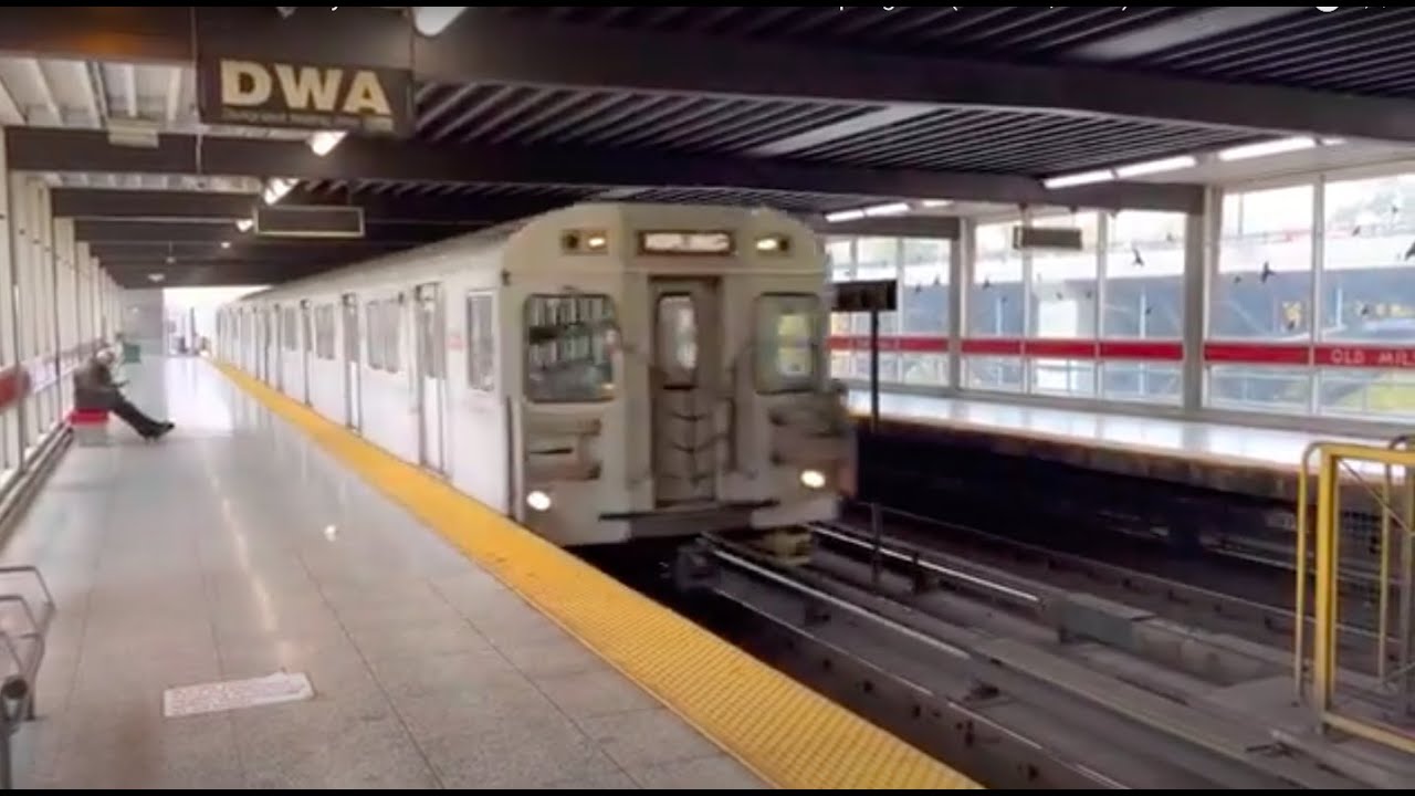TTC Bombardier T1 Subway Train Ride on line 2 from Old Mill Stn to Kipling Stn (Nov 3rd, 2022)