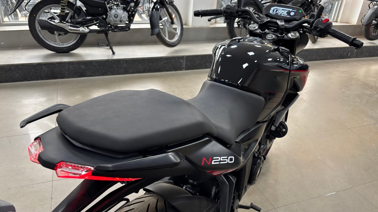 All New 2025 Bajaj Pulsar N250 USD Fork Details Review | On Road Price New Changes Features