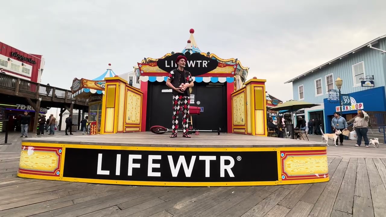 This Circus Performer Stopped Everyone at Pier 39 🎪 | Caught Walking