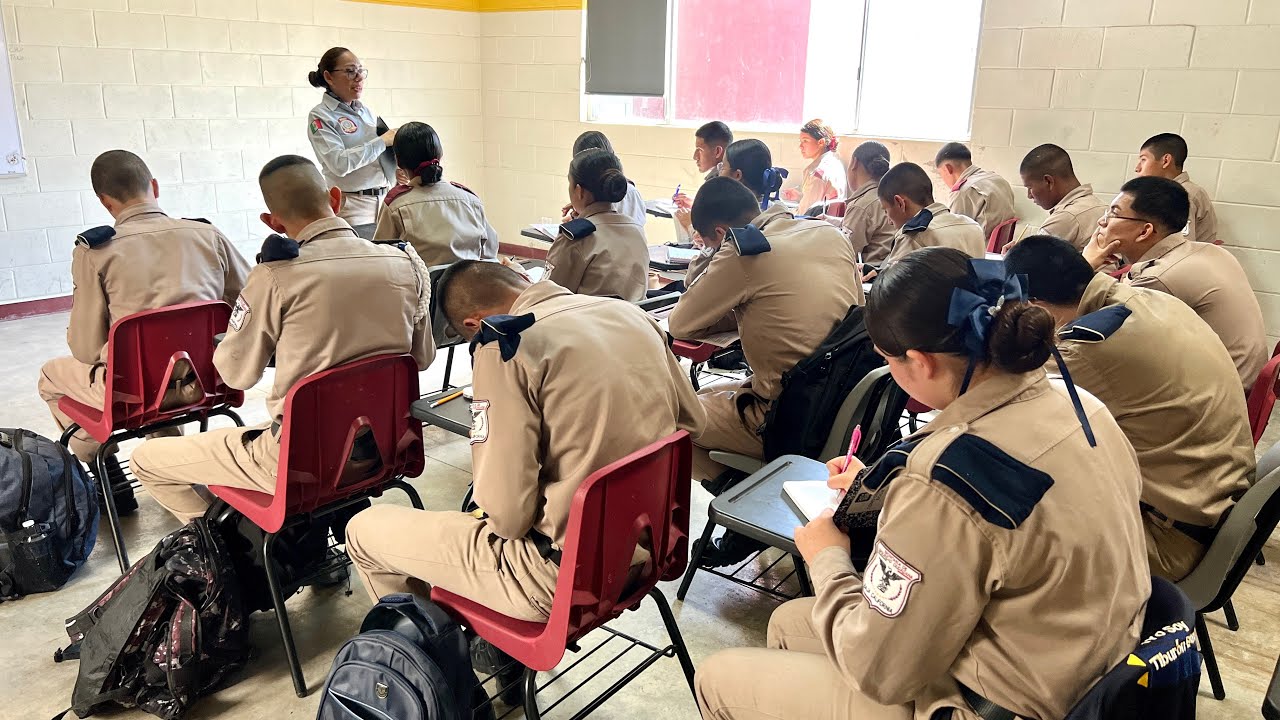 As&iacute; es una preparatoria o bachillerato militarizado en M&eacute;xico