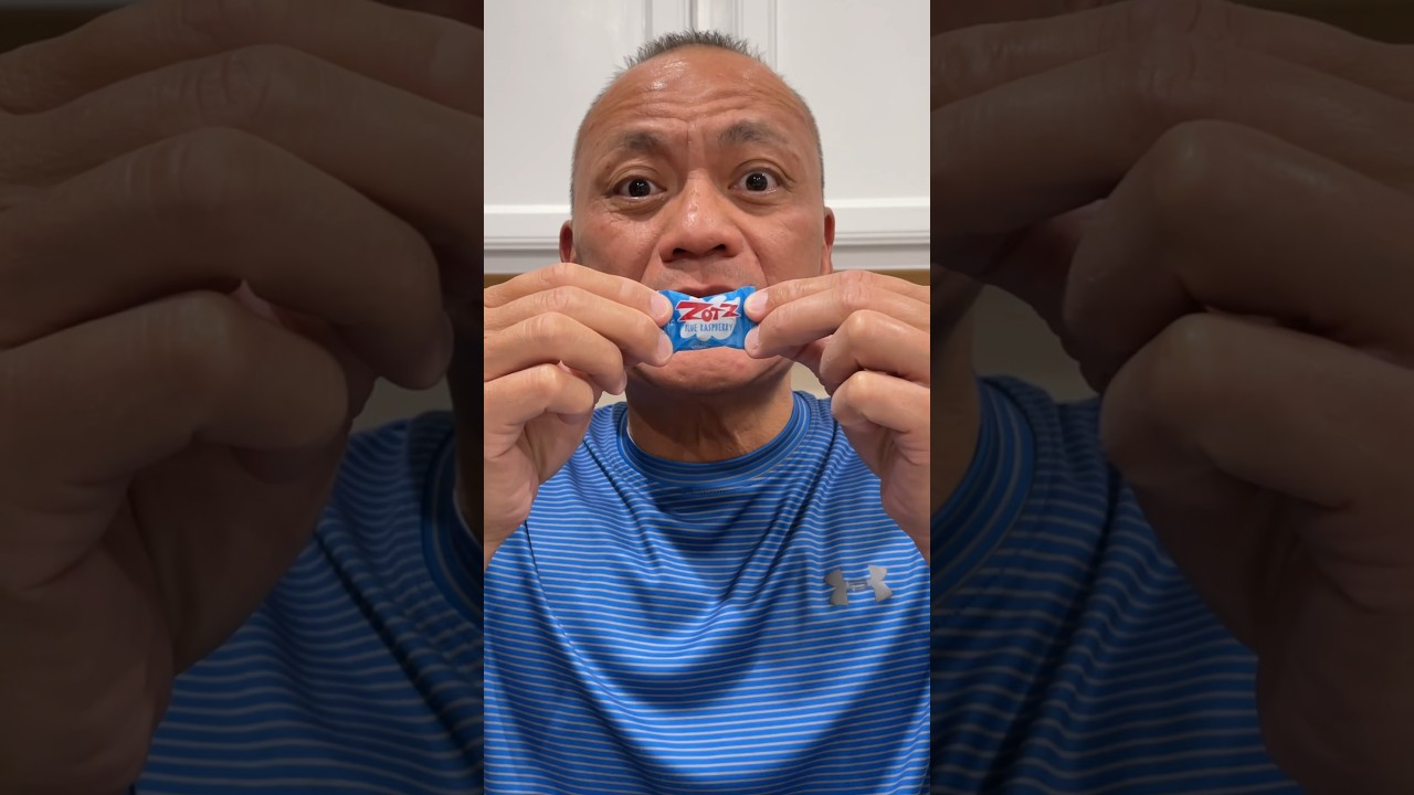 👂 ASMR ZOTZ FIZZY CANDY BLUE RASPBERRY FLAVOR AND EATING SOUNDS 👂 #asmr #shorts