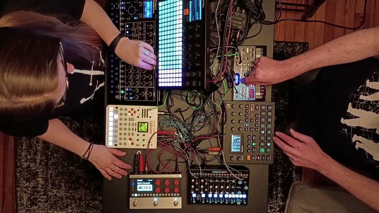 38HS7DAW - Tiny Box Session 02... DAWless Braindance Acid w Volca Nubass, Polyend Play, Roland SH-4d