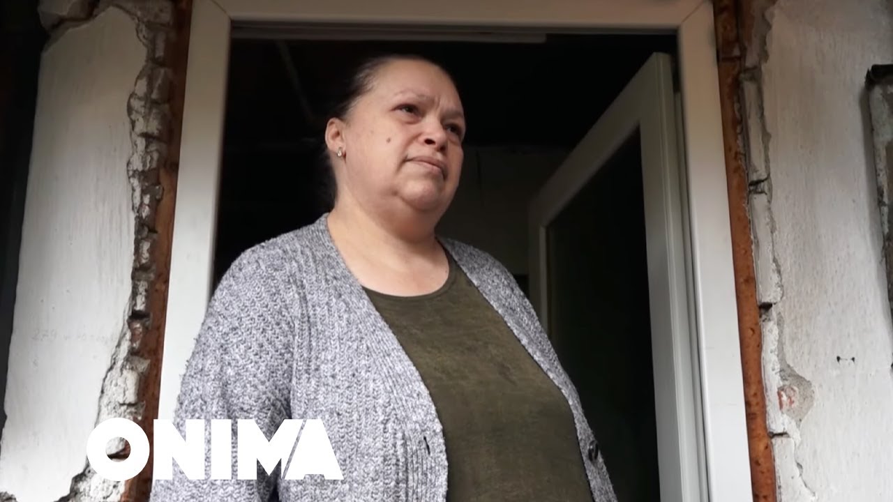“Gati eshte me u rrzu”-  Familja nga Prishtina nën një çati që mund të bjerë nga çasti në çast