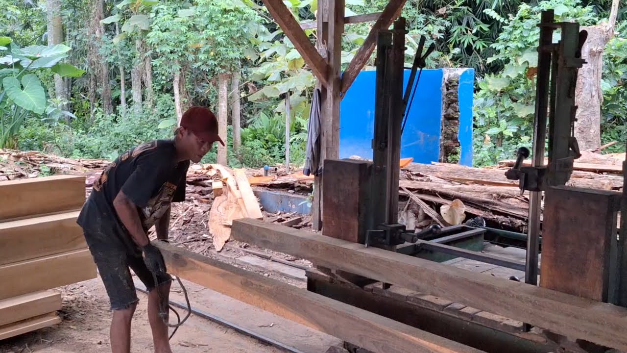 A long calculated wood splitting process for maximum results 