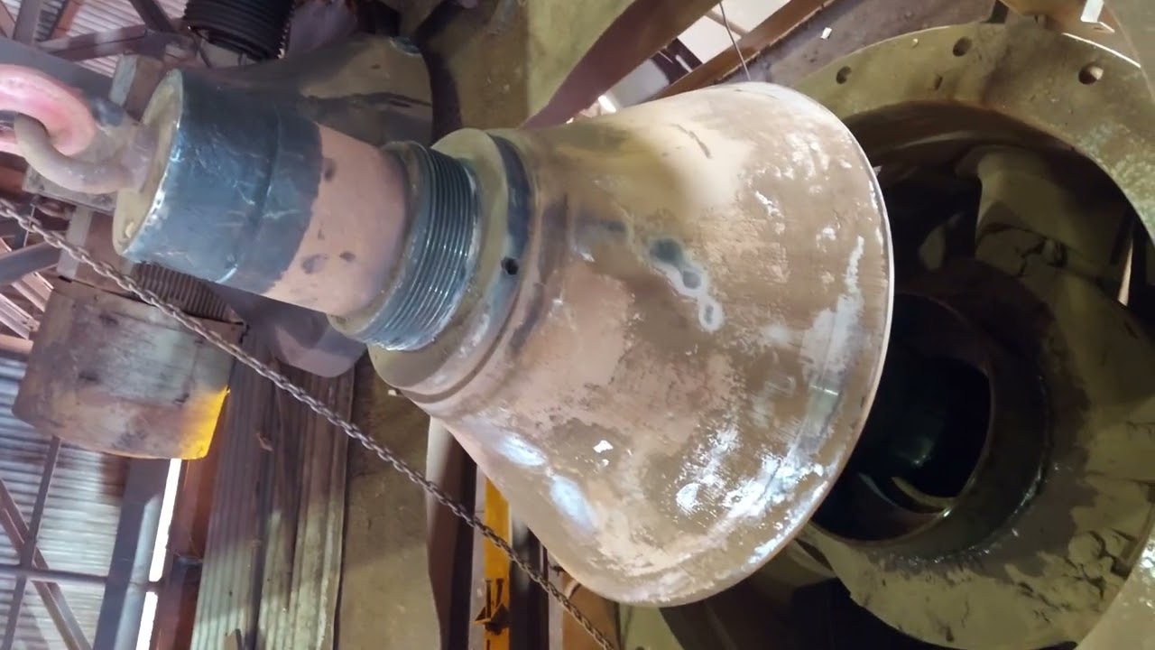 Lifting of Sandvik cone crusher ch440 mantle shaft