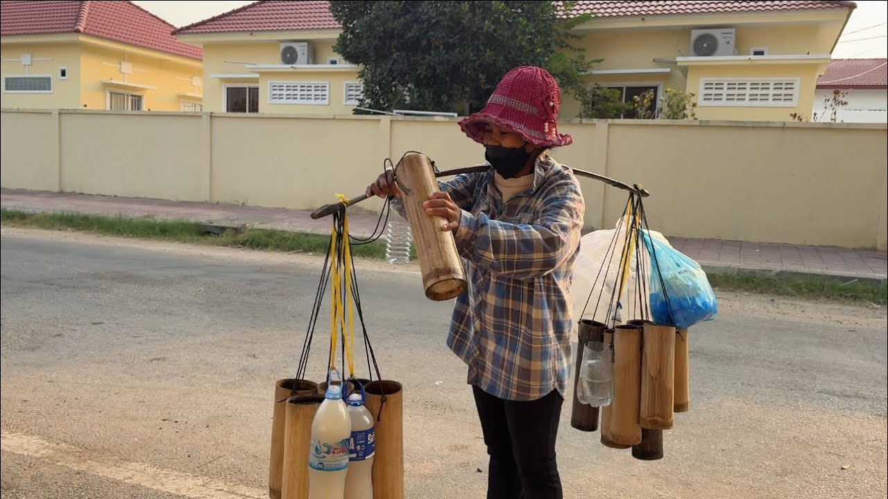 អាហារពេលព្រឹកនៅខាងក្រោយមន្ទីរពេទ្យពោធិ៍សាត់/ Breakfast Behind Pursat Hospital in Cambodia 