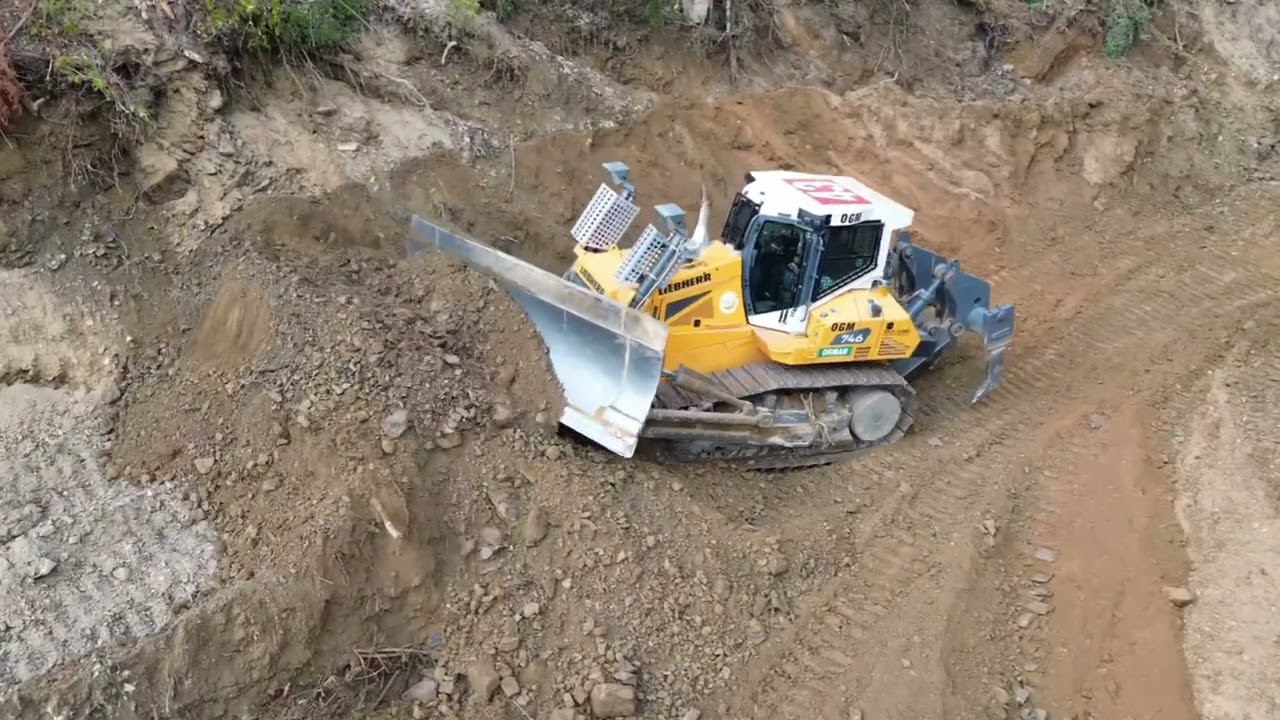 Liebherr 746 ile yeni yol yapımı 