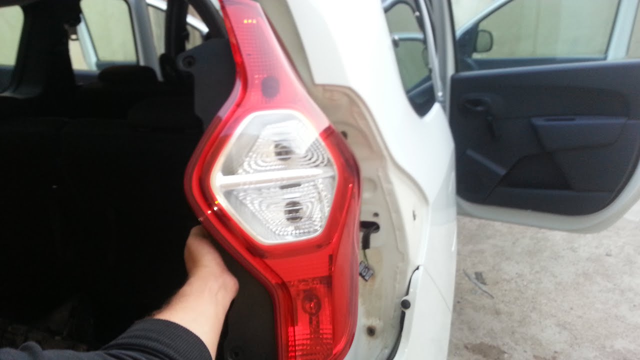 Changer feu arriere sur DACIA LODGY.