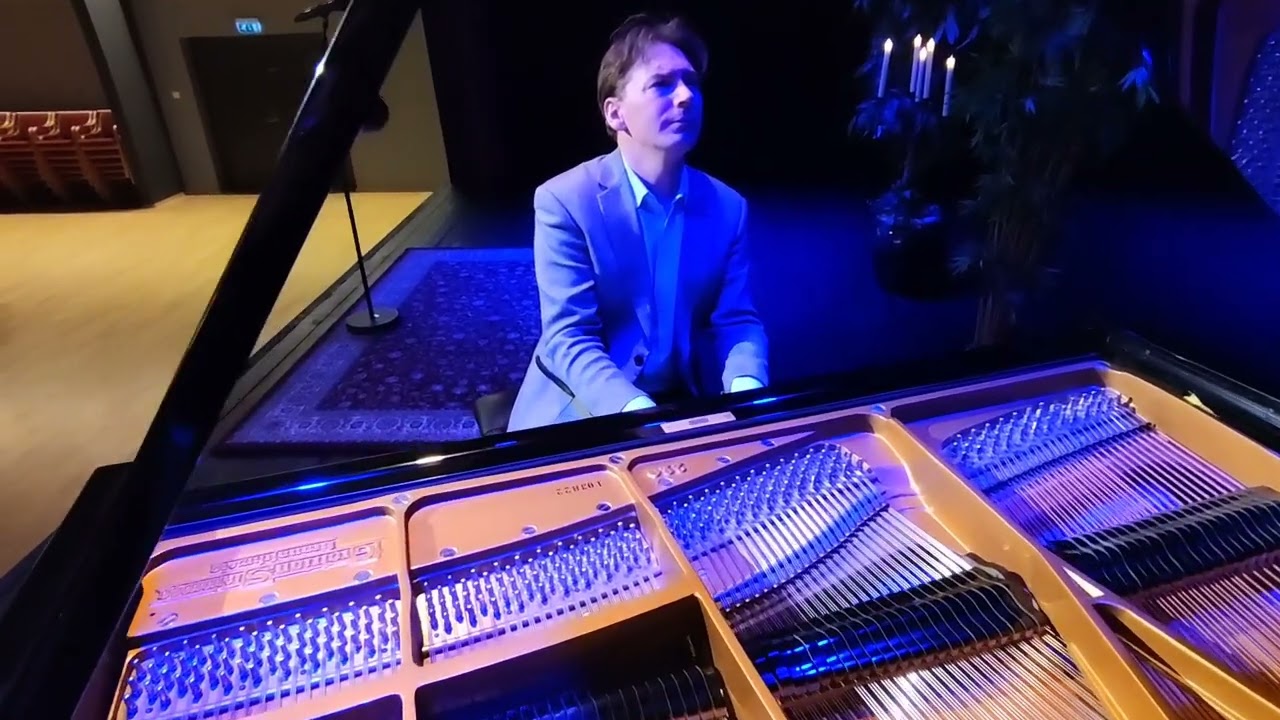 E.Grieg - Arietta Op.12 no.1 - Grzegorz Niemczuk