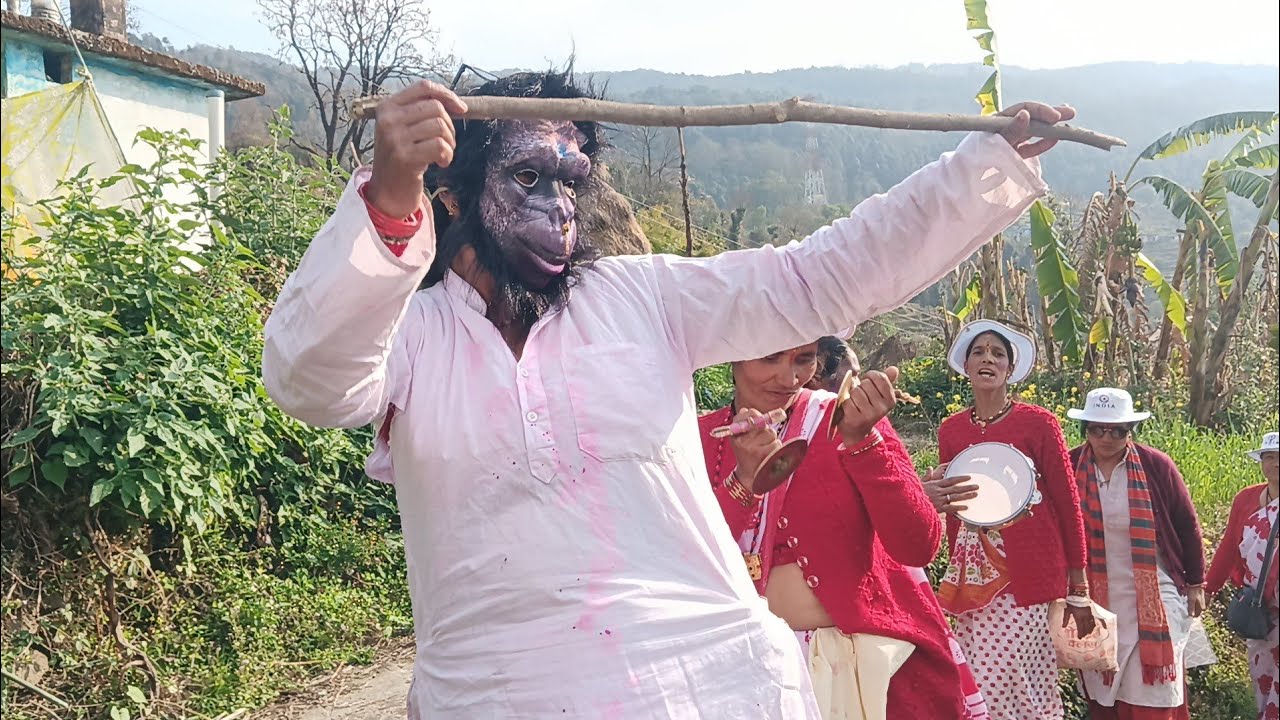 ससुला में पहली होली💗😊... पतिदेव को क्या बना दिया भाभी लोगों ने  पार्ट 1🥺😱😂#video #vlog  #holivibes 