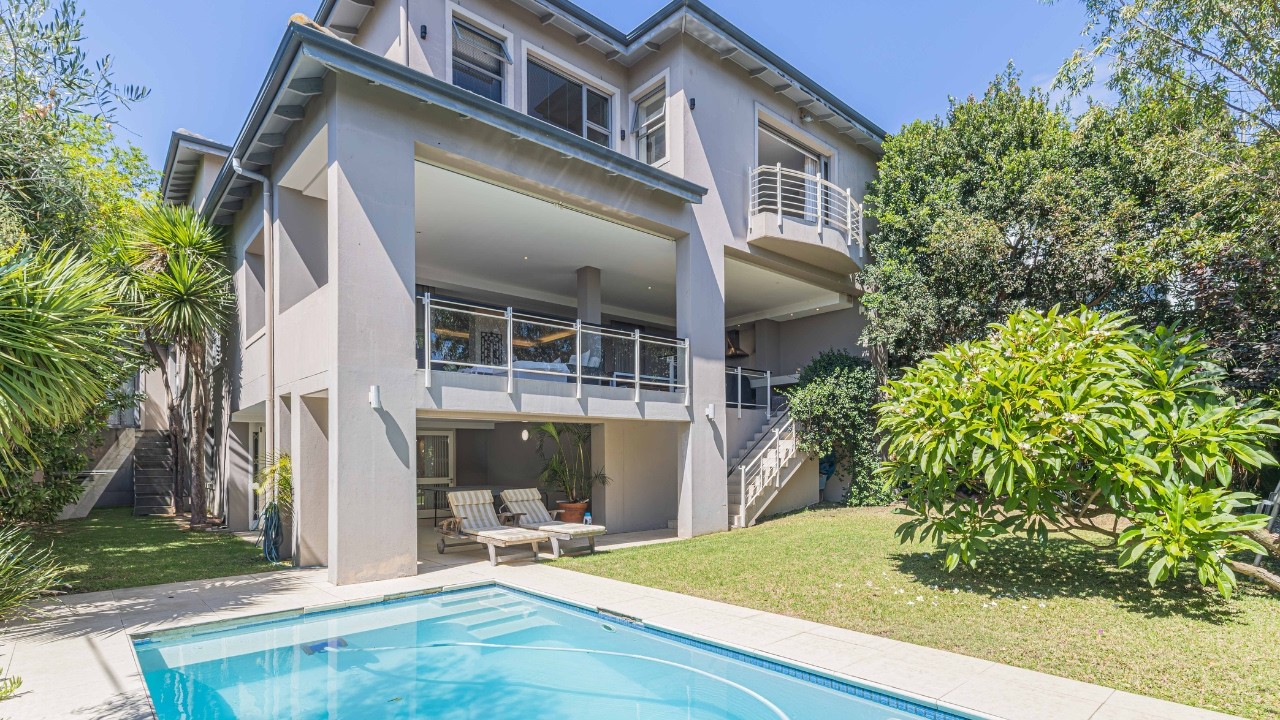 Elegant Family Home with Ocean Outlook in Sought-After Fresnaye